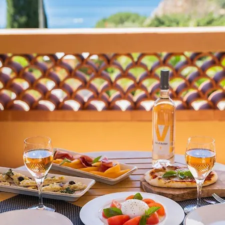 レス テラス デュ バイリ Le Rayol-Canadel-sur-Mer