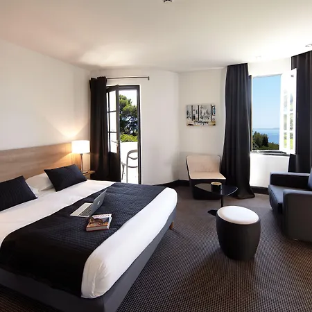 ホテル レス テラス デュ バイリ Le Rayol-Canadel-sur-Mer