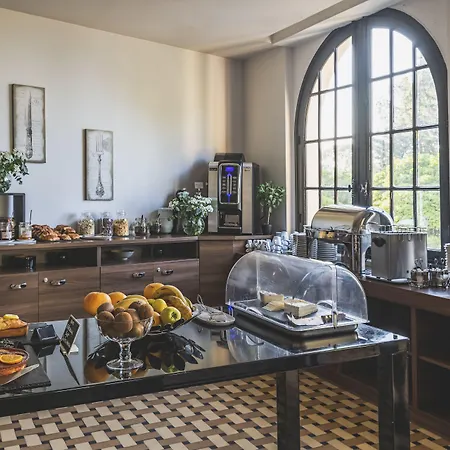 ホテル レス テラス デュ バイリ Le Rayol-Canadel-sur-Mer