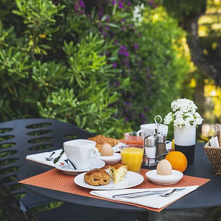 レス テラス デュ バイリ ホテル