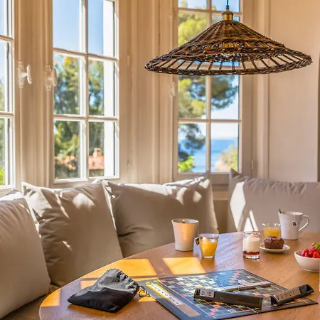 호텔 Les Terrasses Du Bailli 3*
