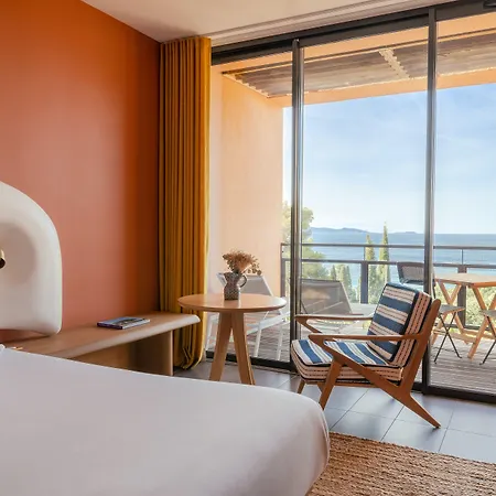 ホテル レス テラス デュ バイリ Le Rayol-Canadel-sur-Mer