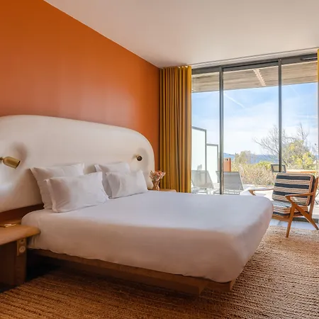 ホテル レス テラス デュ バイリ 3*