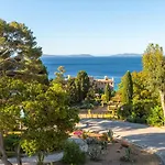 Les Terrasses Du Bailli Hotel