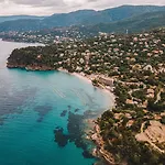 ホテル レス テラス デュ バイリ Le Rayol-Canadel-sur-Mer