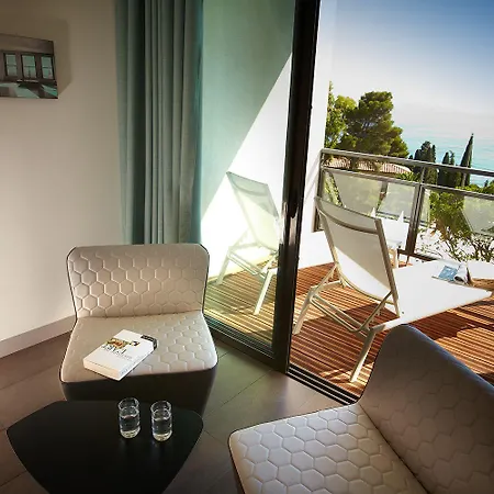 Les Terrasses Du Bailli מלון 3*