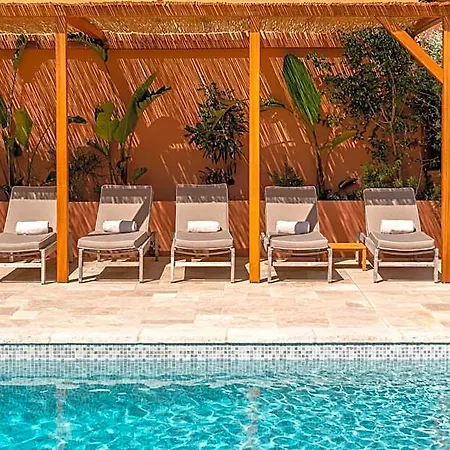 Les Terrasses Du Bailli Hotell 3*